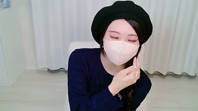 yuki room online show from 12/19/25, 01:13