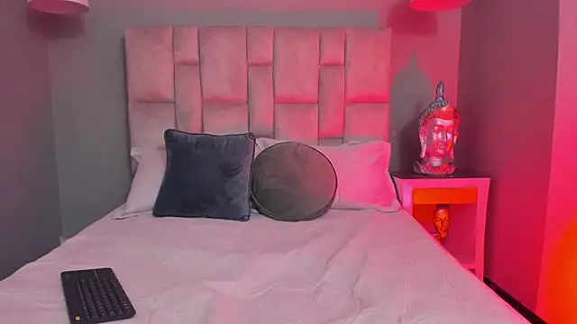 Lucy Williiams online show from 02/20/26, 07:38