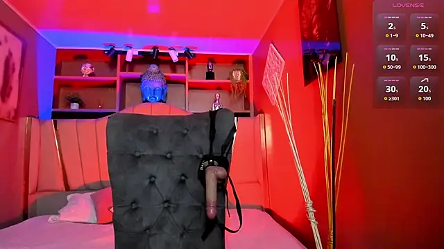 Lucy Williiams online show from 11/12/25, 12:09