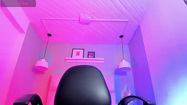 Lucy Williiams online show from 01/14/26, 07:28