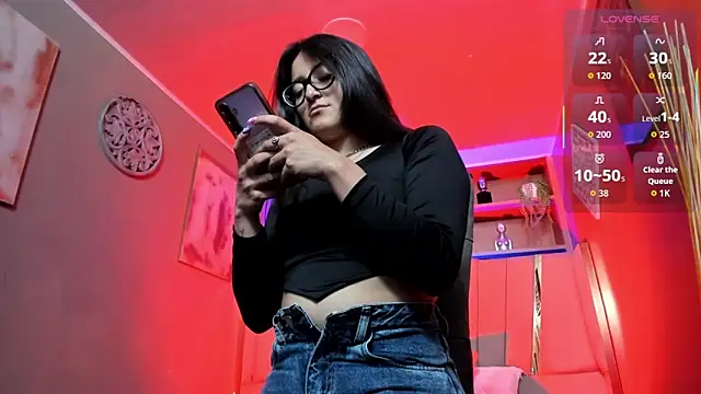 Lucy Williiams online show from 12/02/25, 11:56