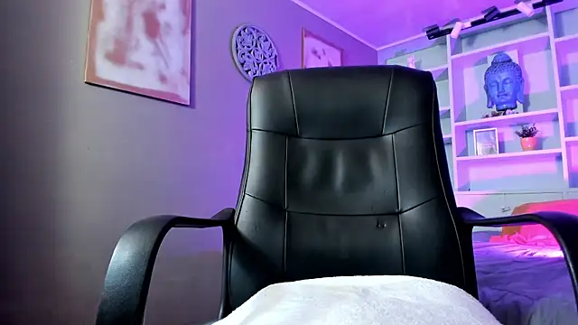 Snapshot of Lucy_Williiams chatting on 03/09/25, 12:21 Lucy Williiams online show from 03/09/25, 12:21