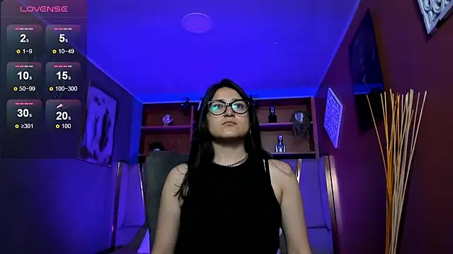 Lucy Williiams online show from 12/04/25, 12:04