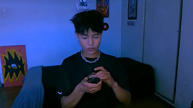 Snapshot of alex_one888 chatting on 10/21/25, 10:09 alex one888 online show from 10/21/25, 10:09