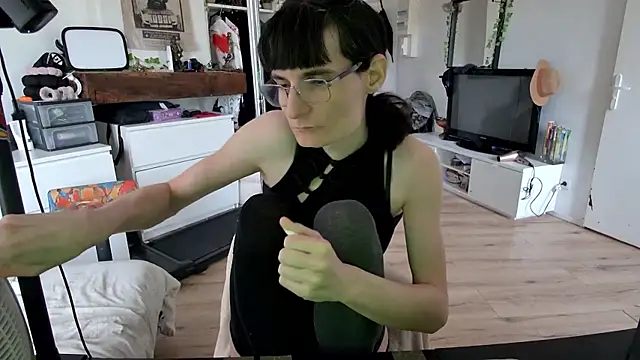 CeriseLapine online show from 11/30/25, 08:37