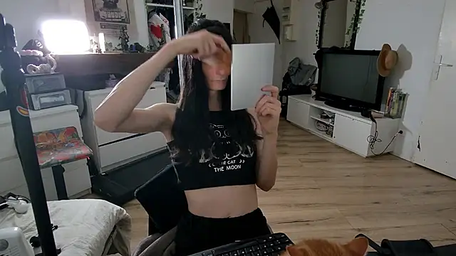 CeriseLapine online show from 12/01/25, 09:15