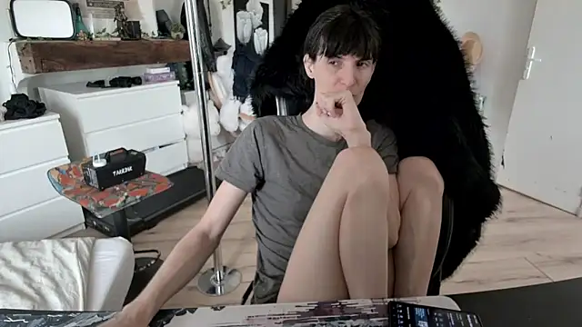 CeriseLapine online show from 10/14/25, 10:27