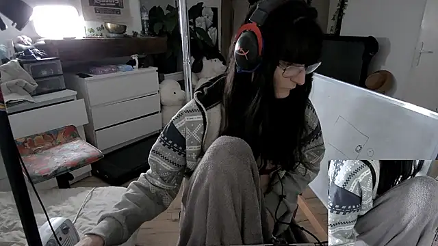 Snapshot of CeriseLapine chatting on 01/06/26, 09:19 CeriseLapine online show from 01/06/26, 09:19