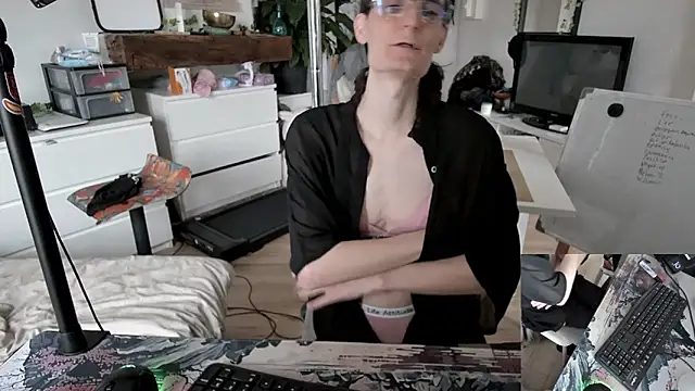 Snapshot of CeriseLapine chatting on 01/17/26, 09:57 CeriseLapine online show from 01/17/26, 09:57