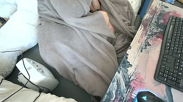 Snapshot of CeriseLapine chatting on 02/19/26, 09:50 CeriseLapine online show from 02/19/26, 09:50