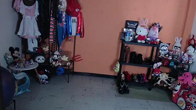 MissMiia2 online show from 06/11/26, 05:43