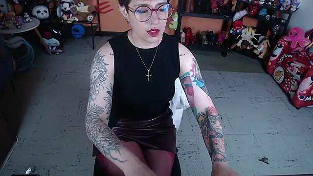 MissMiia2 online show from 06/25/26, 01:05
