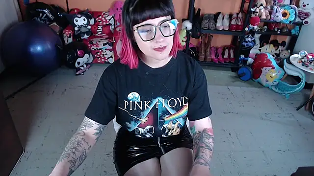 MissMiia2 online show from 10/29/25, 03:11