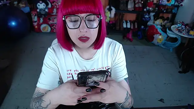 MissMiia2 online show from 11/26/25, 09:15