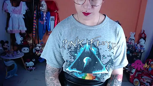 MissMiia2 online show from 05/18/26, 10:53
