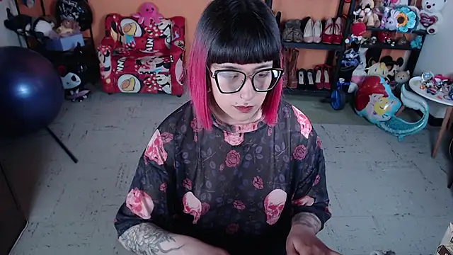 MissMiia2 online show from 11/04/25, 03:16