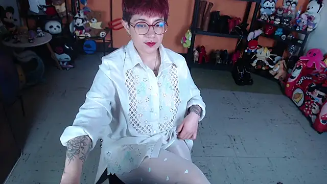 MissMiia2 online show from 06/18/26, 10:20