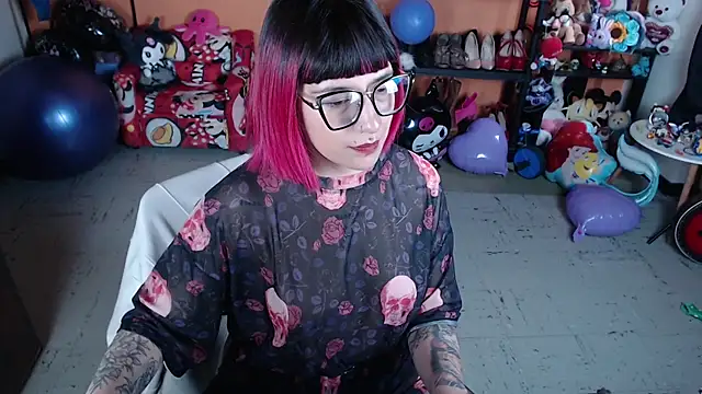 MissMiia2 online show from 10/10/25, 02:51