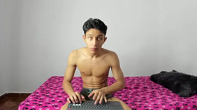 Snapshot of evanscollins chatting on 01/18/25, 03:09 evanscollins online show from 01/18/25, 03:09