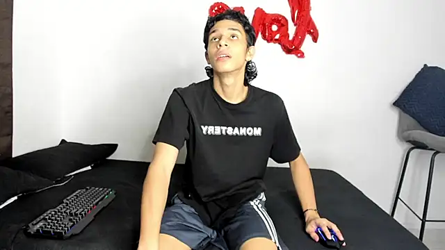 evanscollins online show from 12/05/25, 12:21