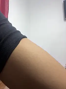 Snapshot of evanscollins chatting on 12/14/24, 02:22 evanscollins online show from 12/14/24, 02:22