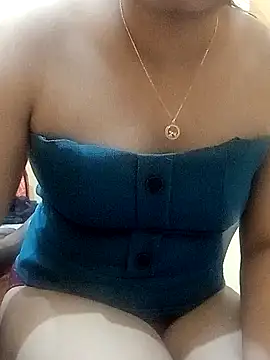 Snapshot of Indianhyna chatting on 02/07/25, 08:01 Indianhyna online show from 02/07/25, 08:01