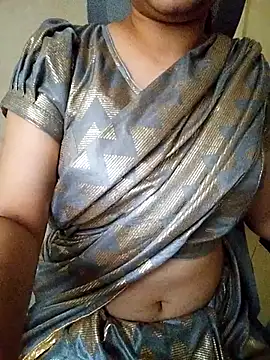 Snapshot of Indianhyna chatting on 09/24/25, 07:15 Indianhyna online show from 09/24/25, 07:15