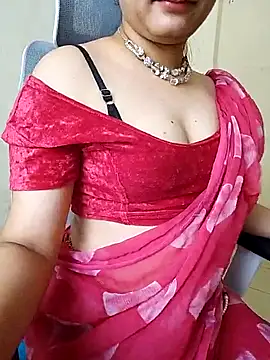 Snapshot of Indianhyna chatting on 09/13/25, 07:19 Indianhyna online show from 09/13/25, 07:19