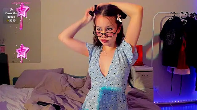 Snapshot of Anikka_Liam chatting on 10/10/25, 11:16 Anikka Liam online show from 10/10/25, 11:16