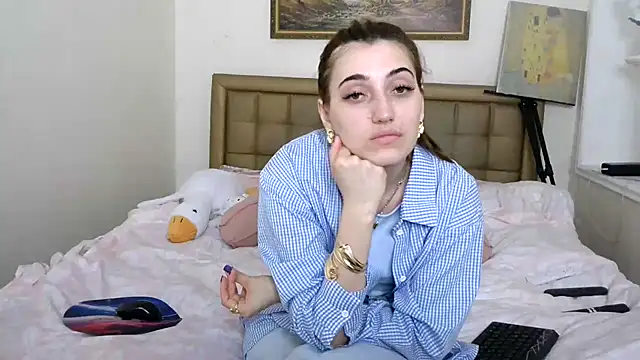 Snapshot of Iren chatting on 05/19/26, 09:16 Iren online show from 05/19/26, 09:16