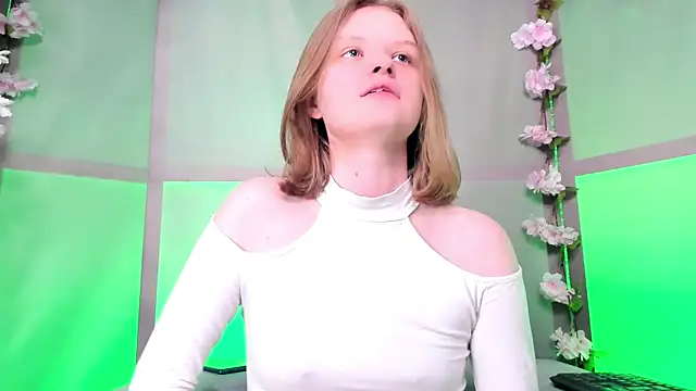 Snapshot of LilianSwall chatting on 01/12/25, 05:22 LilianSwall online show from 01/12/25, 05:22