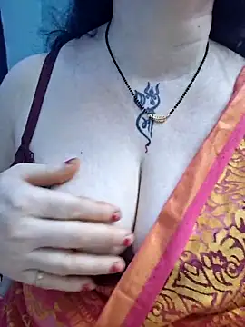 Snapshot of Raja_Ranii chatting on 02/06/26, 05:14 Raja Ranii online show from 02/06/26, 05:14