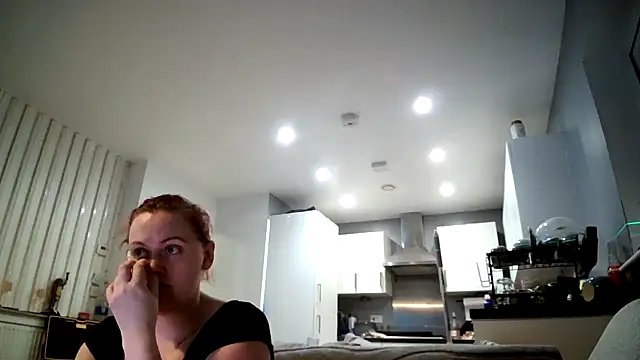 Snapshot of DynamicDuo_oxo chatting on 12/12/24, 09:15 DynamicDuo oxo online show from 12/12/24, 09:15