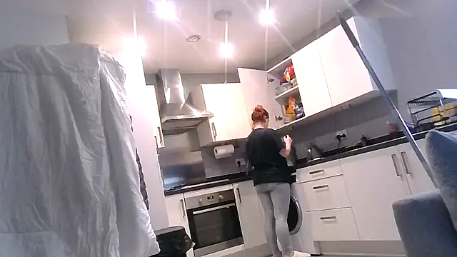 Snapshot of DynamicDuo_oxo chatting on 02/10/25, 12:18 DynamicDuo oxo online show from 02/10/25, 12:18