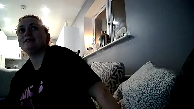 Snapshot of DynamicDuo_oxo chatting on 12/04/24, 10:02 DynamicDuo oxo online show from 12/04/24, 10:02