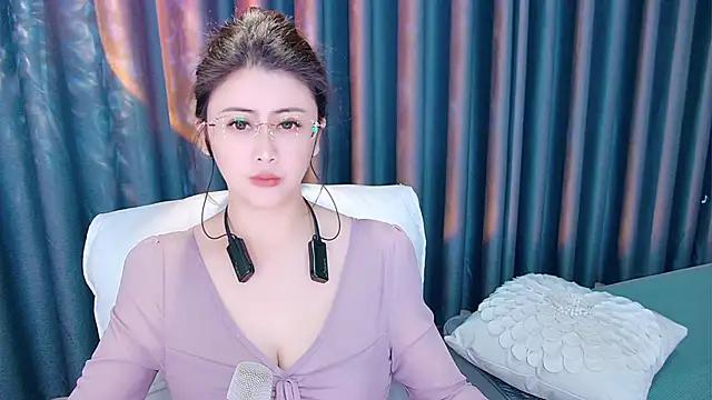 Daisy7 11 online show from 10/29/25, 10:36