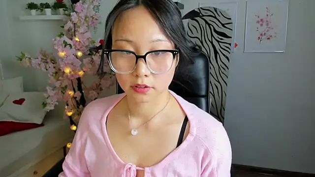 Snapshot of Inari_Okami_ chatting on 03/21/25, 06:16 Inari Okami online show from 03/21/25, 06:16
