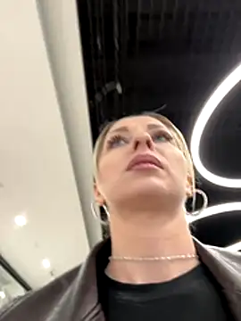 Diamond Bunny  online show from 11/27/25, 03:01