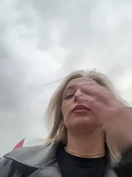 Diamond Bunny  online show from 02/16/26, 03:10