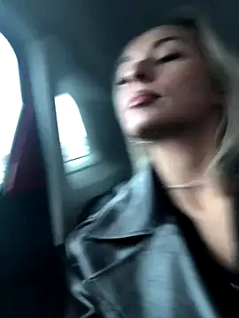 Diamond Bunny  online show from 11/09/25, 11:03