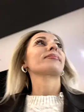 Diamond Bunny  online show from 11/11/25, 01:50