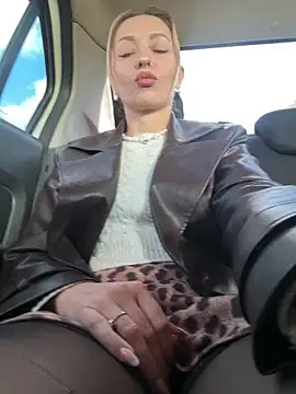 Diamond Bunny  online show from 02/10/26, 10:47