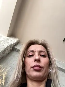 Diamond Bunny  online show from 02/04/26, 08:31