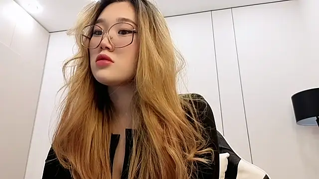 Jennatyan online show from 02/04/26, 03:18