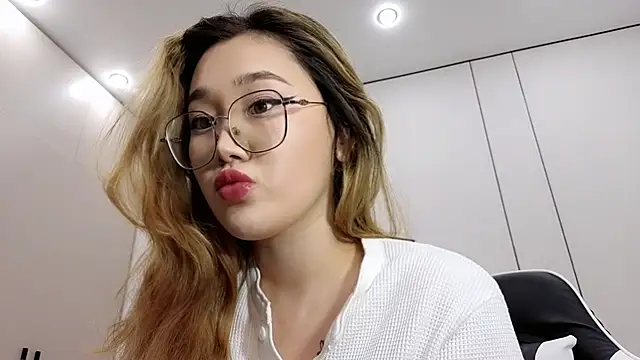 Jennatyan online show from 12/22/25, 01:55