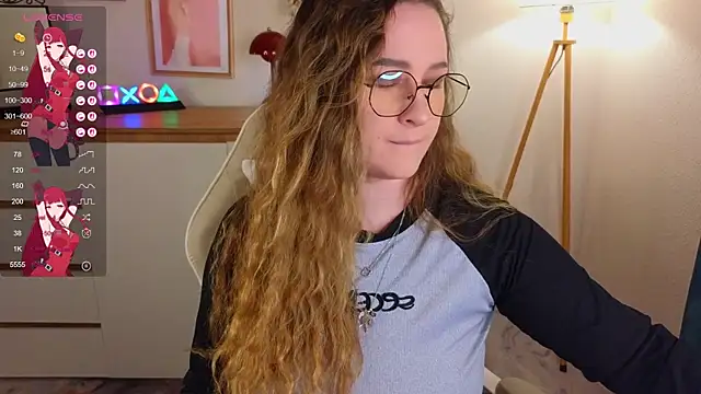 Emma B1uem online show from 10/21/25, 09:58