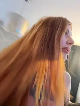 Snapshot of krysstal003 chatting on 10/16/25, 12:30 krysstal003 online show from 10/16/25, 12:30