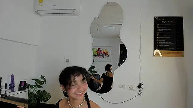 Snapshot of Milanxht chatting on 03/20/25, 01:24 Milanxht online show from 03/20/25, 01:24