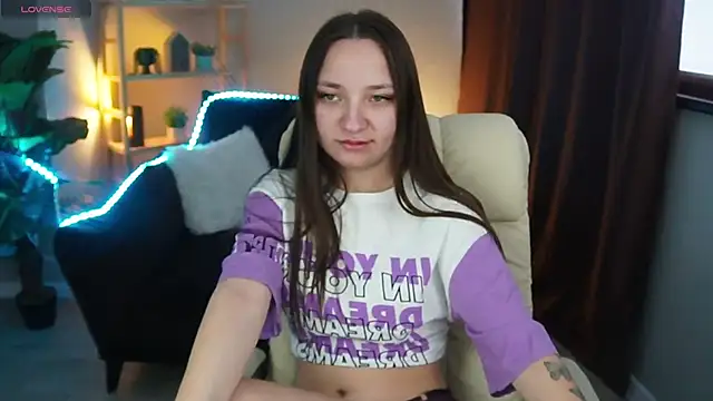 ElysLunar online show from 12/20/24, 09:21