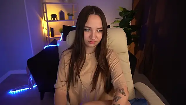 ElysLunar online show from 12/17/24, 08:43